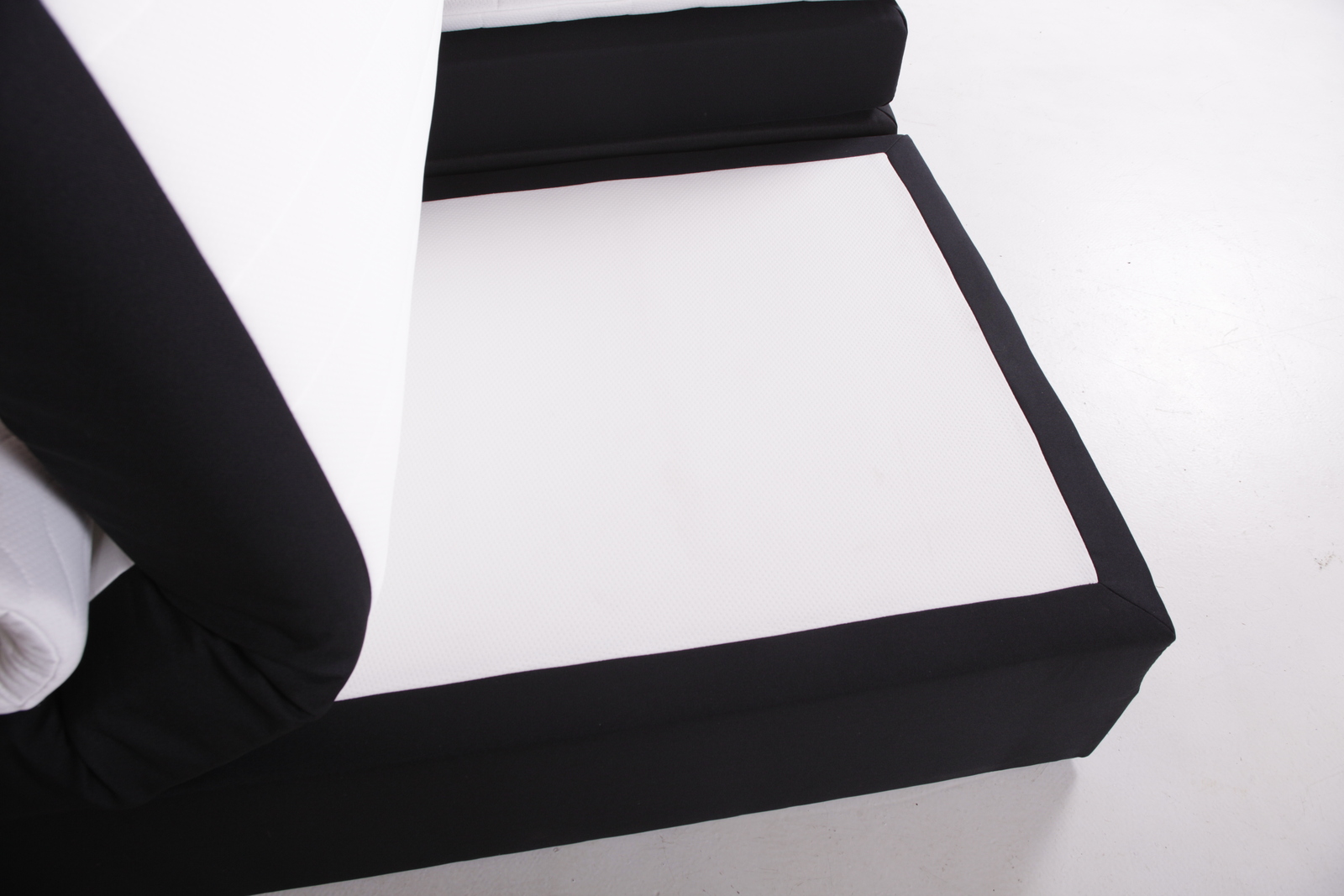 23 59 boxspring 180 200 postel www.abcnabytek.cz zbyn%c4%9bk duspiva  mg 8822