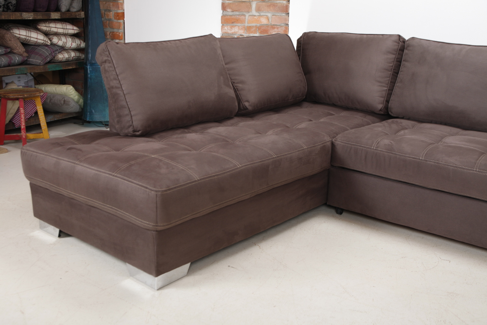  12 70 arles rozkladaci  prakticka moderni na spani sedaci souprava  mg 9921