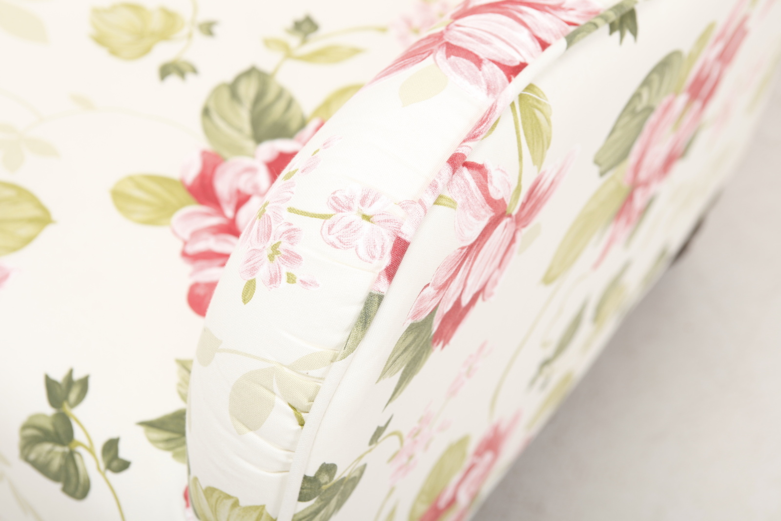 G720 baxter romanticke kreslo usak kvetinove   mg 0048