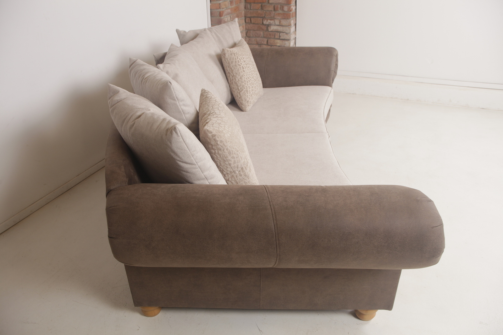 G859 chalet  pohovka sofa kvalitni kozena  gutmann factory   mg 9865