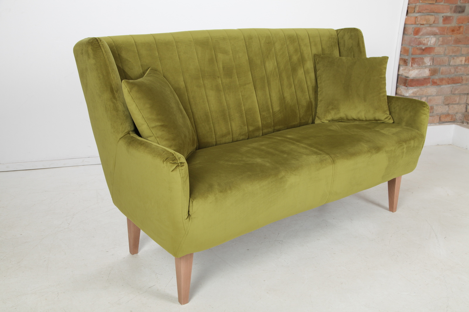 G952 velvet green jidelni sofa pohovka 160 pohodlne gutmann factory img 5889