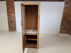 G976 vitrine mit turschlag  masiv tuni vitr%c3%adna sakura gutmann factory vitrine  tunis h%c3%b6he 180 img 20220411 164630
