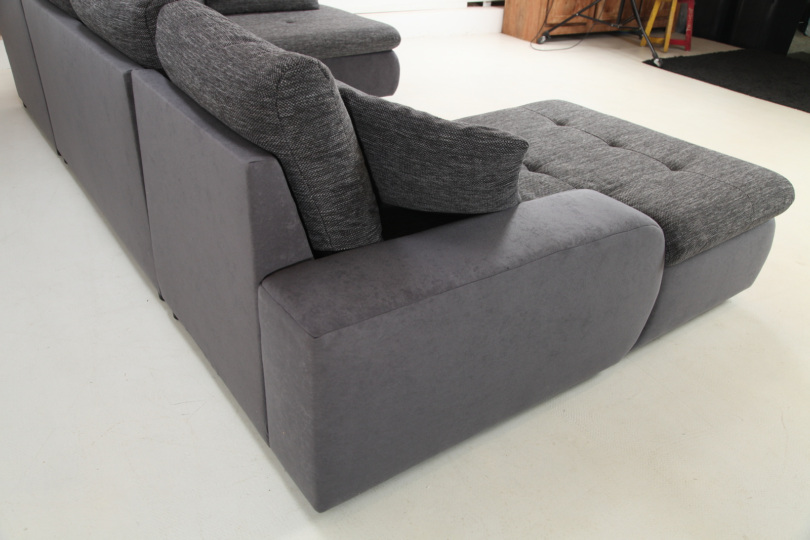 11 98 indie  moderni do u sedaci  souprava img 6956