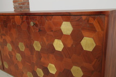 G54 hexagon komoda masiv akacie akat design  gutmann factorycanap%c3%a9 d'angle campagne i tissu abcnabytek.cz img 8819