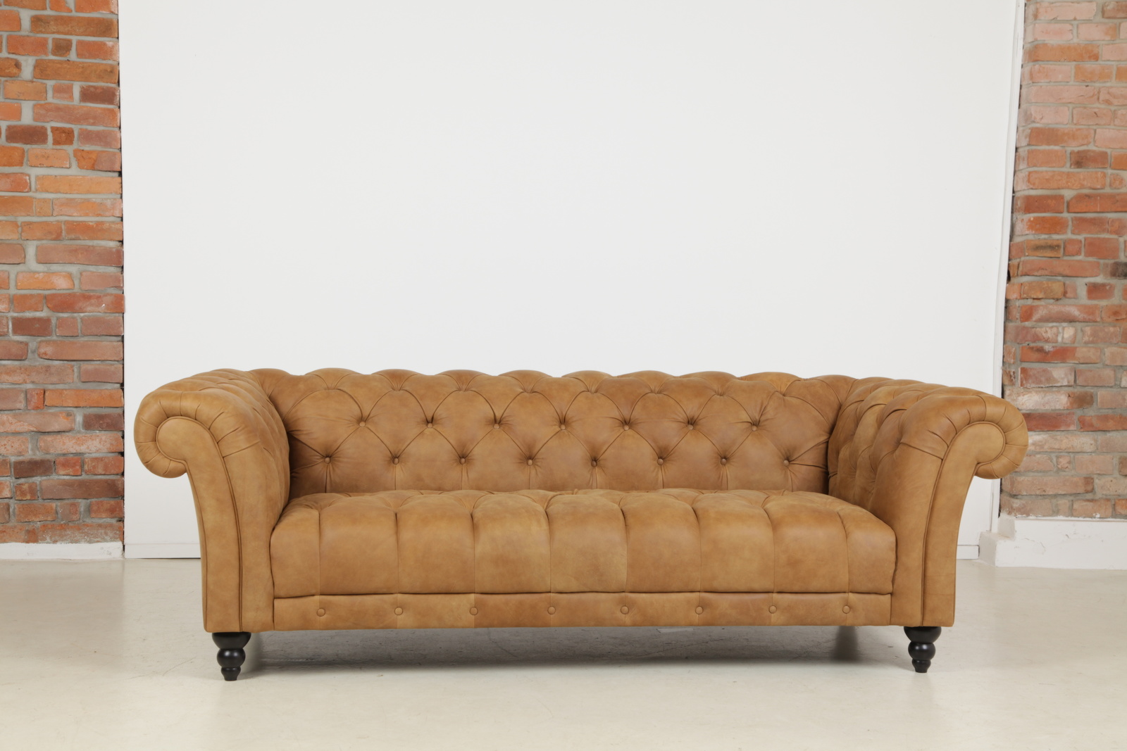 G85 canyon kozena sofa chesterfield sedaci souprava  gutmann factory abcnabytek.cz img 9422