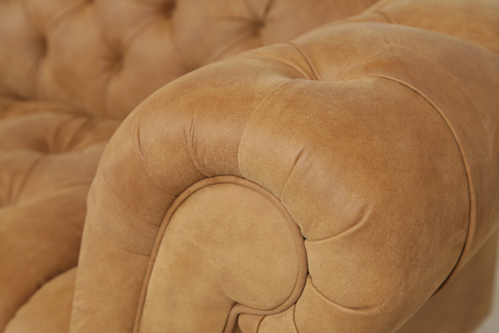 G85 canyon kozena sofa chesterfield sedaci souprava  gutmann factory abcnabytek.cz img 9425