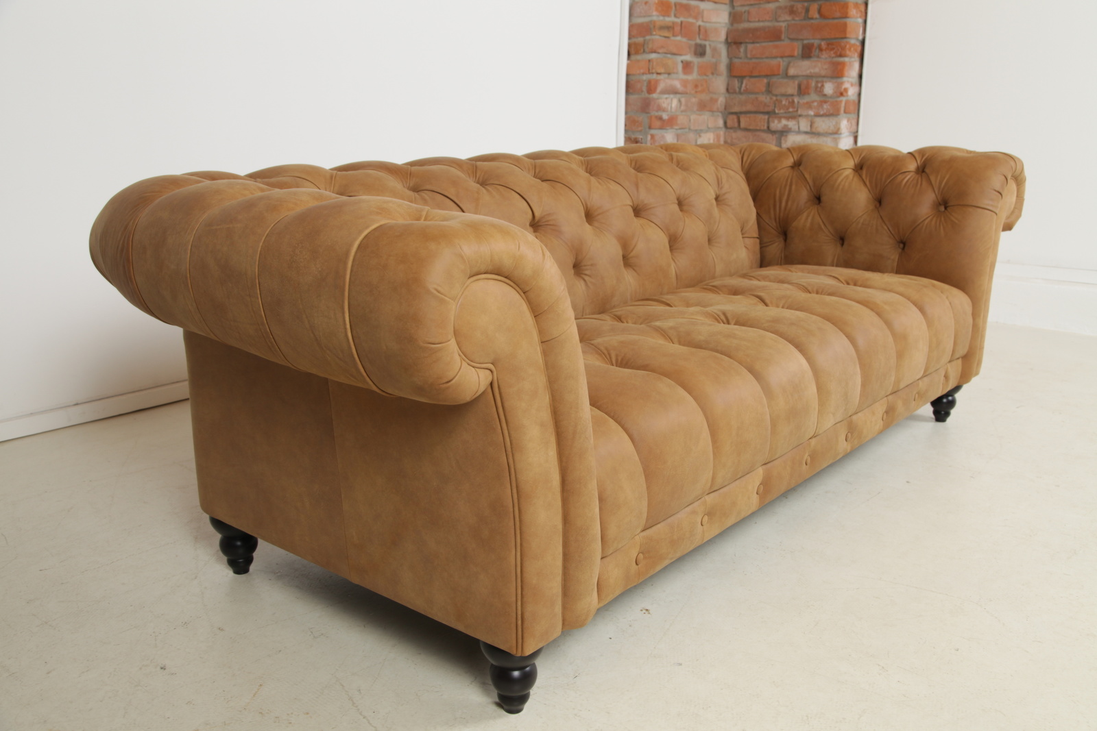 G85 canyon kozena sofa chesterfield sedaci souprava  gutmann factory abcnabytek.cz img 9429