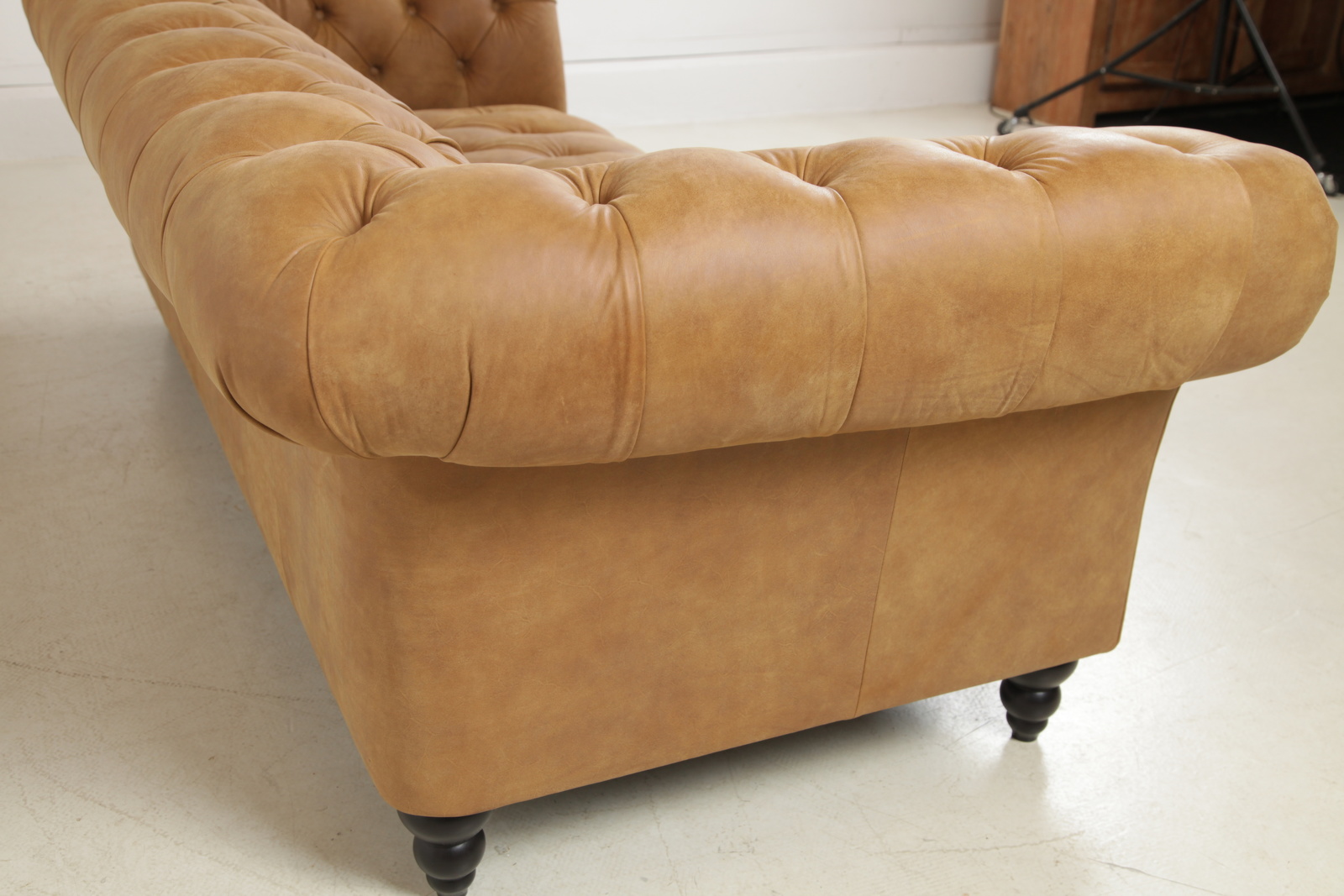 G85 canyon kozena sofa chesterfield sedaci souprava  gutmann factory abcnabytek.cz img 9436
