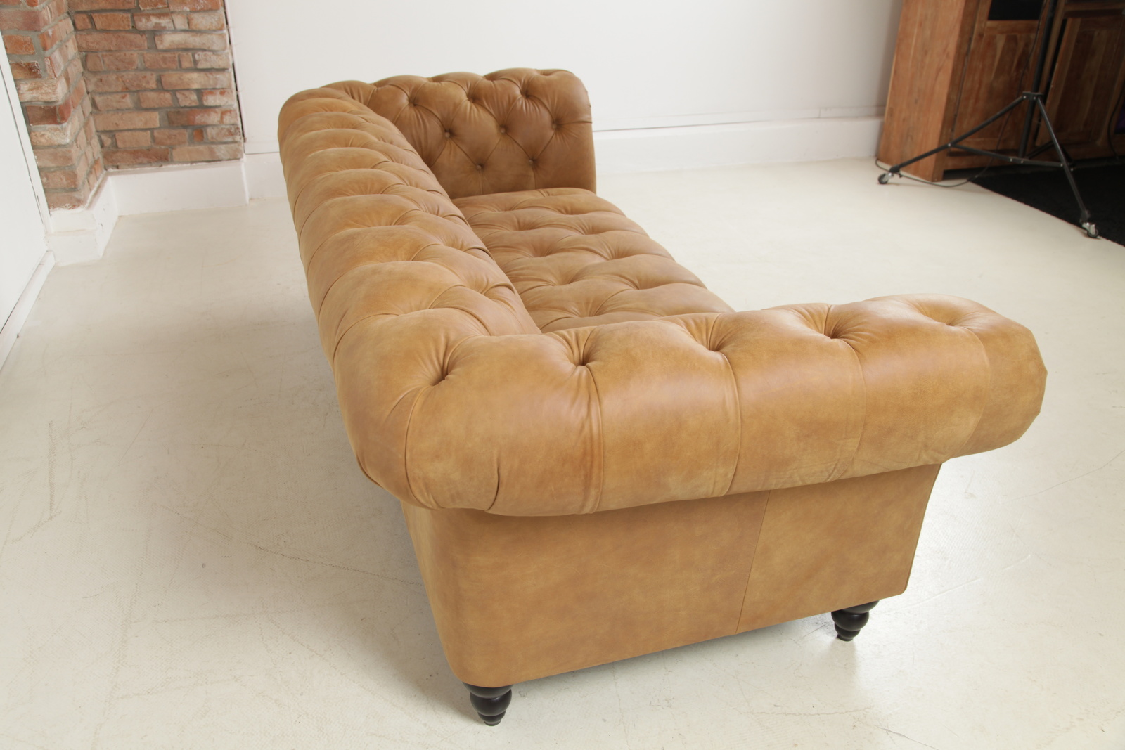 G85 canyon kozena sofa chesterfield sedaci souprava  gutmann factory abcnabytek.cz img 9438