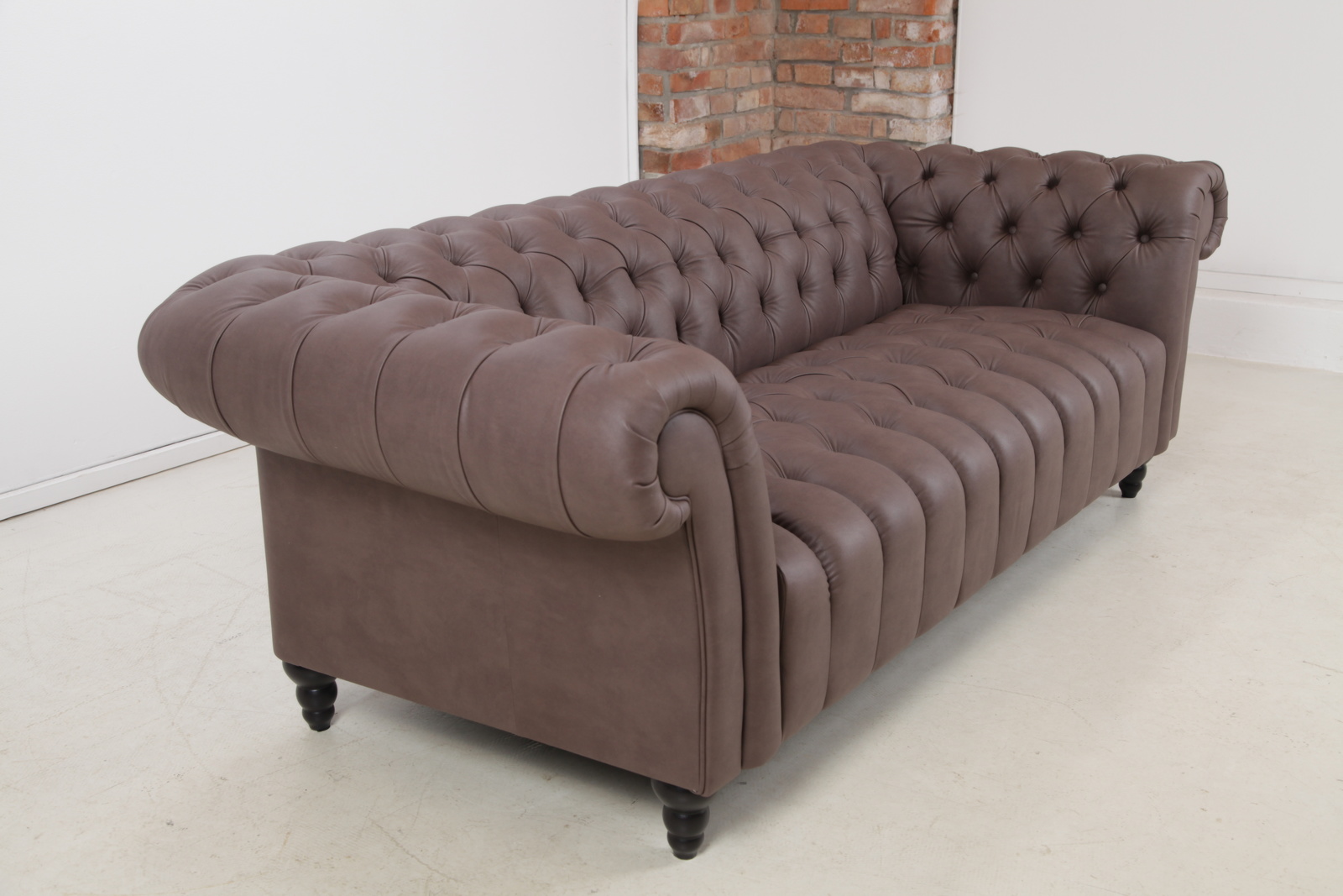 G102 canyon kozena sofa chesterfield sedaci souprava  gutmann factory abcnabytek.cz img 9780