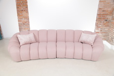 G207 emelie gutmann factory pohovka v%c4%8del%c3%ad pl%c3%a1stve ply%c5%a1ov%c3%a9 big sofa design boucl%c3%a9  img 2290