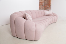 G207 emelie gutmann factory pohovka v%c4%8del%c3%ad pl%c3%a1stve ply%c5%a1ov%c3%a9 big sofa design boucl%c3%a9  img 2293