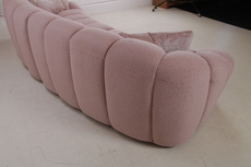 G207 emelie gutmann factory pohovka v%c4%8del%c3%ad pl%c3%a1stve ply%c5%a1ov%c3%a9 big sofa design boucl%c3%a9  img 2303