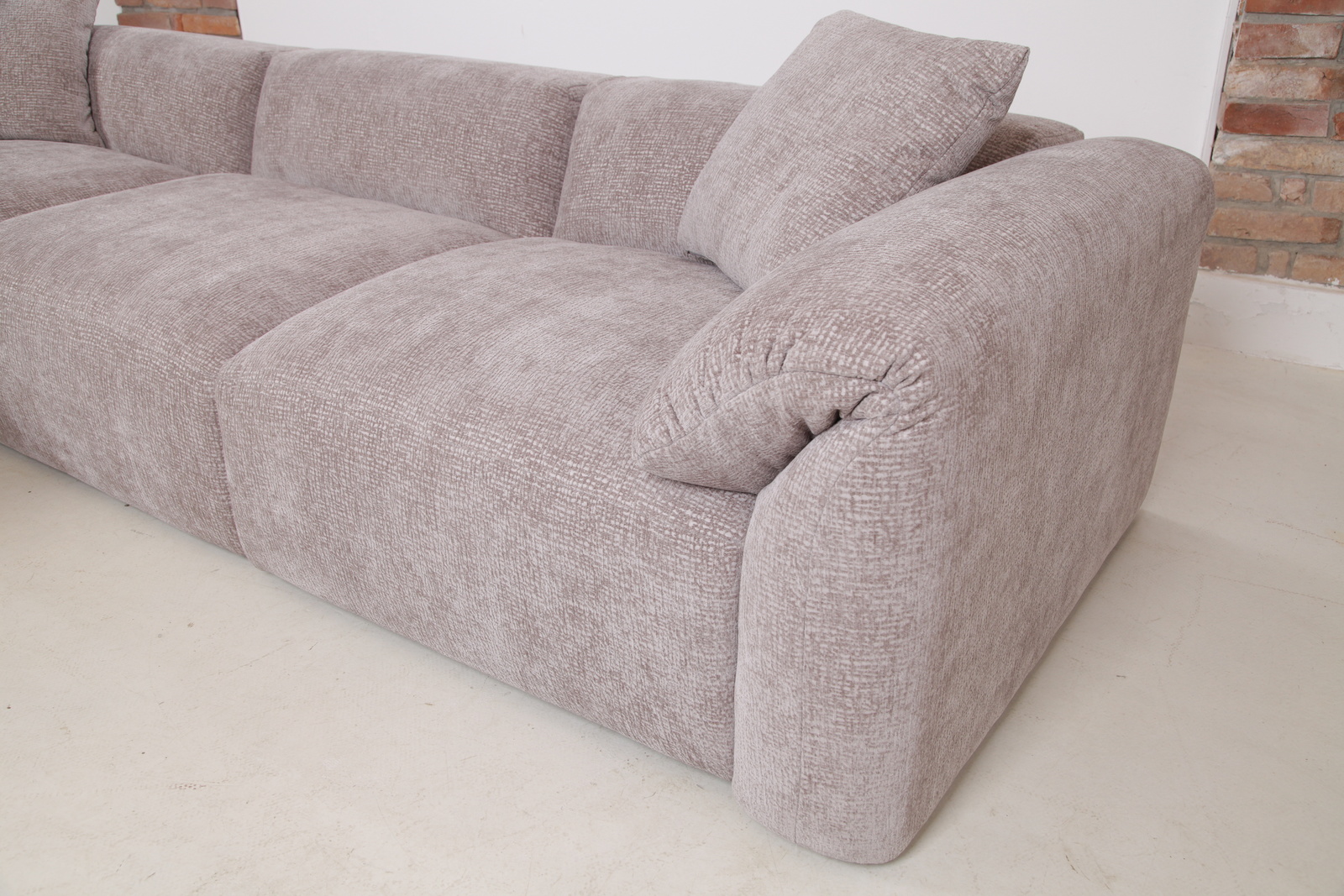 G212 classy mega pohovka sedaci souprava mega sofa big sofa  gutmann factory abcnabytek.cz 1img 2468